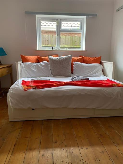Villa Sadlesea West Wittering Esterno foto